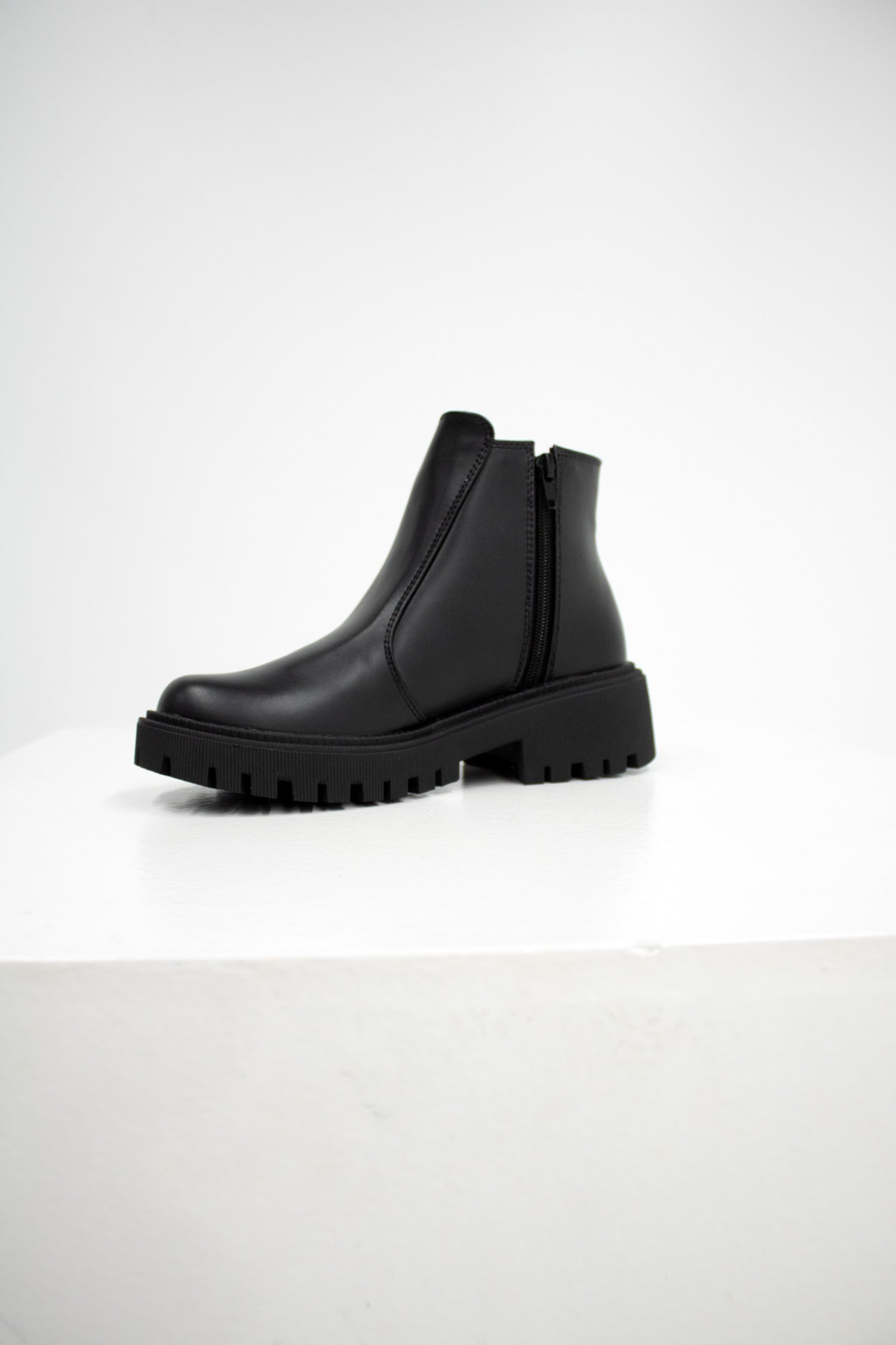 Botín Corto Essential